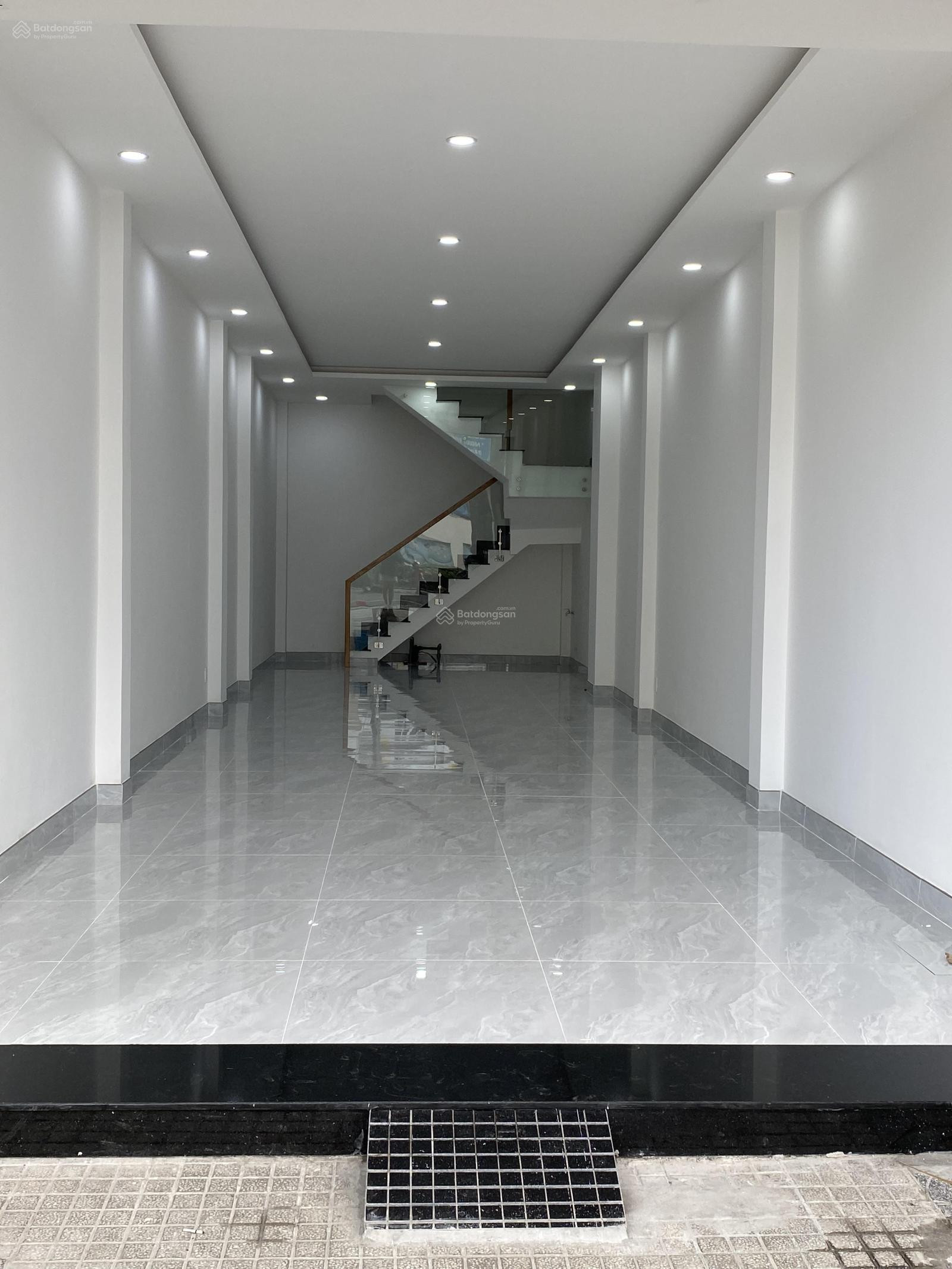 Cho thuê Nguyên Căn MT đường 3 Tháng 2, Phường 12, Quận 10,